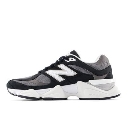 Tênis New Balance 9060